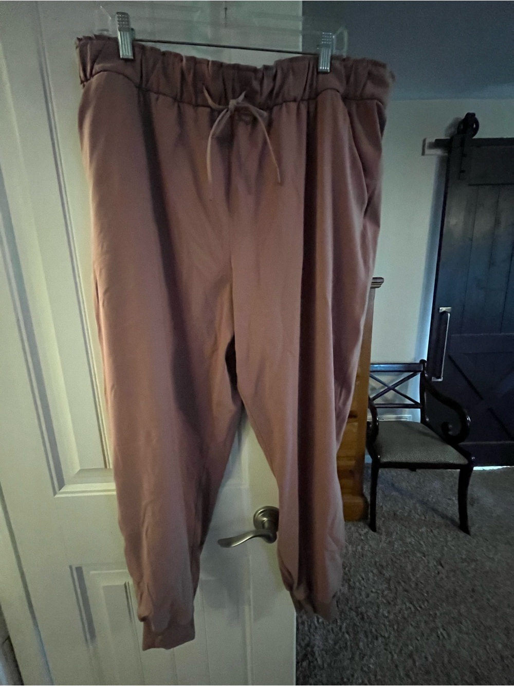 Lululemon Drawstring 7/8 Jogger - Mauve, size 18 - hard to find size!